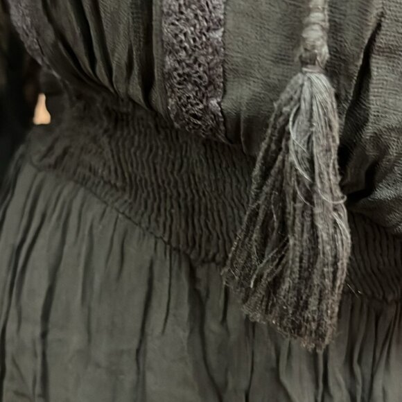 Black Bahamian style dress by Miss June Paris. - Picture 10 of 14